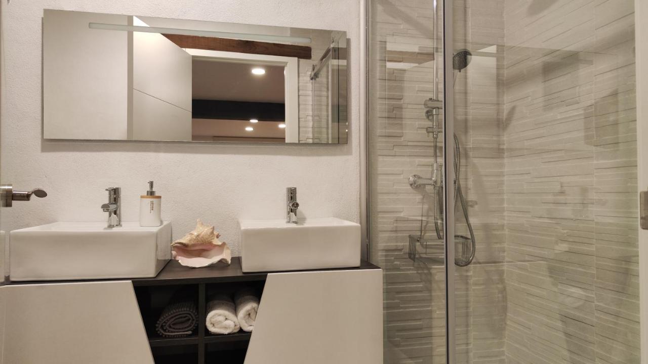 Casa Fotostudi37 Apartment Делтебре Екстериор снимка